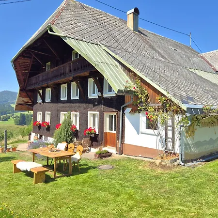 דירה Echtes Schwarzwaldhaus - Traditionell & Modern *